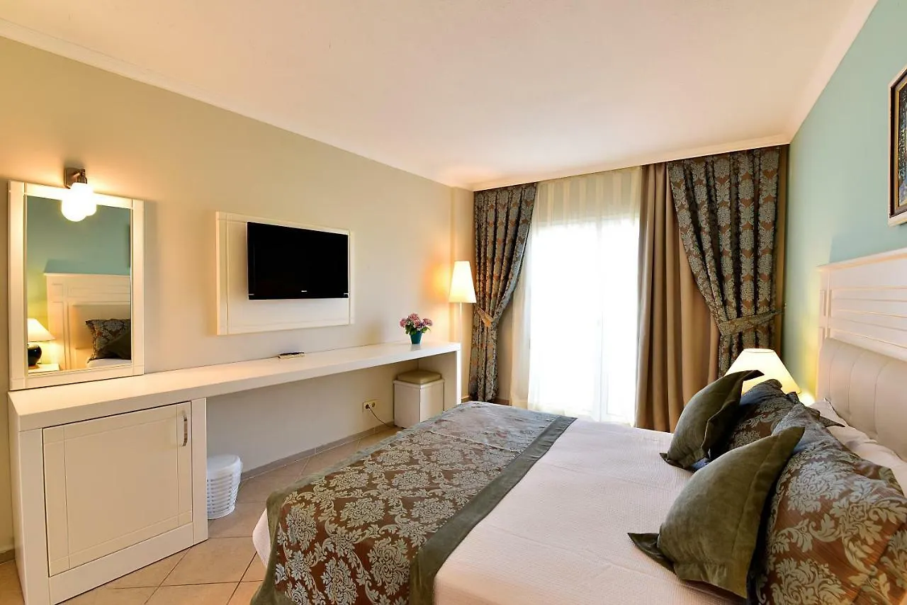 Ayaz Aqua Beach Hotel Бодрум
